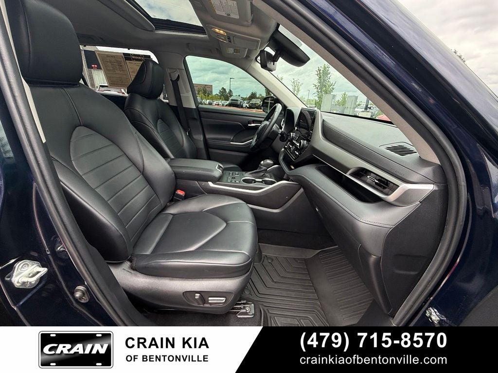 2023 Toyota Highlander XLE - AWD / SUNROOF