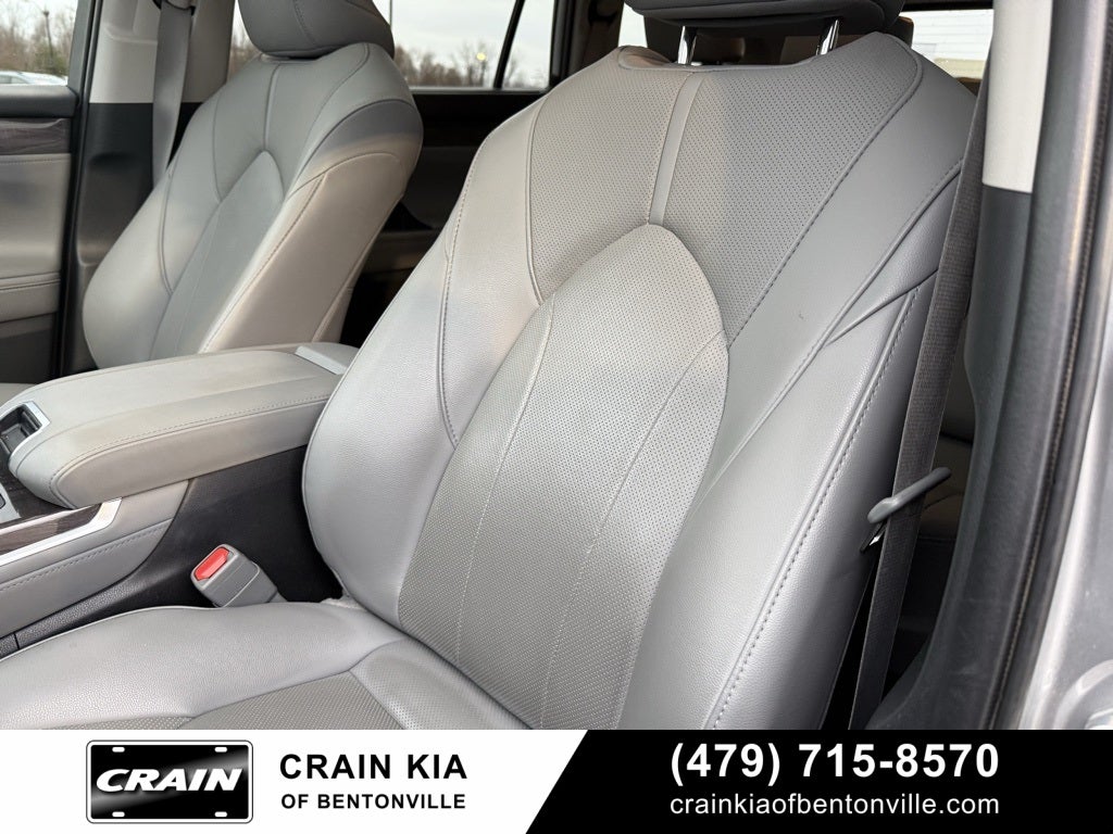 2020 Toyota Highlander Limited - CLEAN CARFAX / SUNROOF