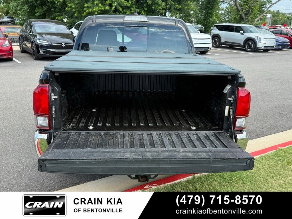 2021 Toyota Tacoma SR5 V6 - 4WD / CLEAN CARFAX