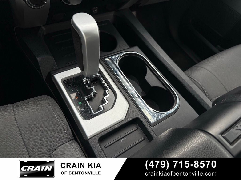 2019 Toyota Tundra SR5 - 4WD / CLEAN CARFAX / LIFTED!