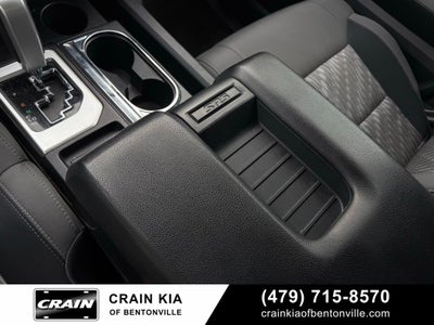 2019 Toyota Tundra SR5 - 4WD / CLEAN CARFAX / LIFTED!