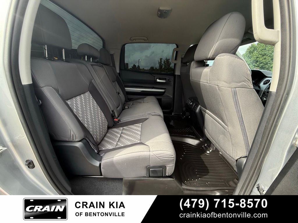 2019 Toyota Tundra SR5 - 4WD / CLEAN CARFAX / LIFTED!