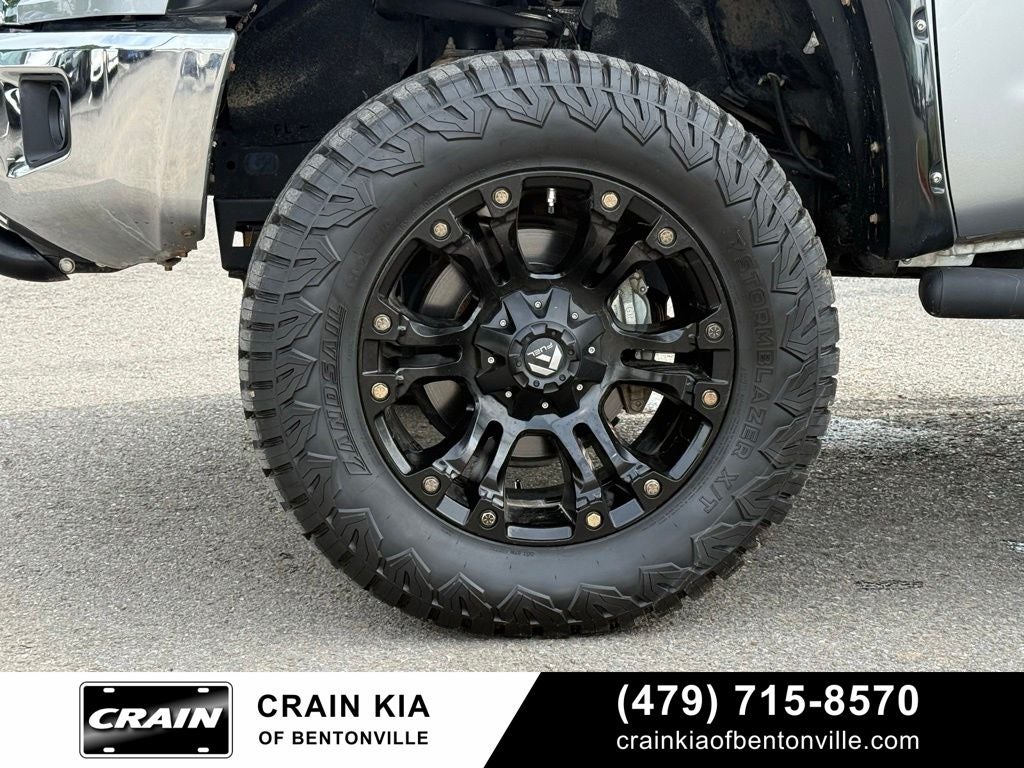 2019 Toyota Tundra SR5 - 4WD / CLEAN CARFAX / LIFTED!