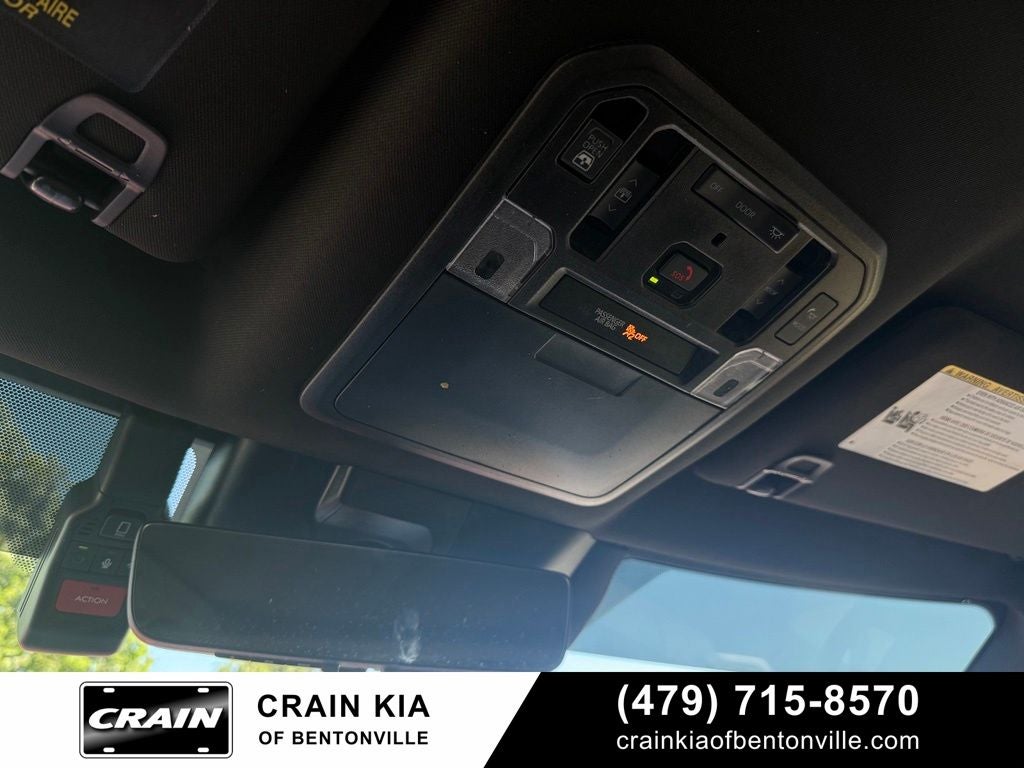 2024 Toyota Tundra Hybrid Platinum - 4WD / PANORAMIC SUNROOF / CARFAX ONE OWNER