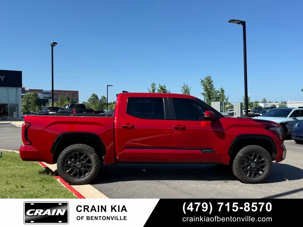 2024 Toyota Tundra Hybrid Platinum - 4WD / PANORAMIC SUNROOF / CARFAX ONE OWNER