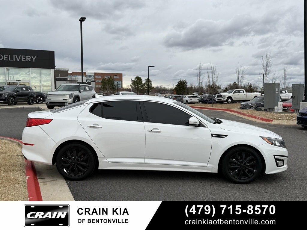 2015 Kia Optima EX - CLEAN CARFAX / VERY LOW MILES!