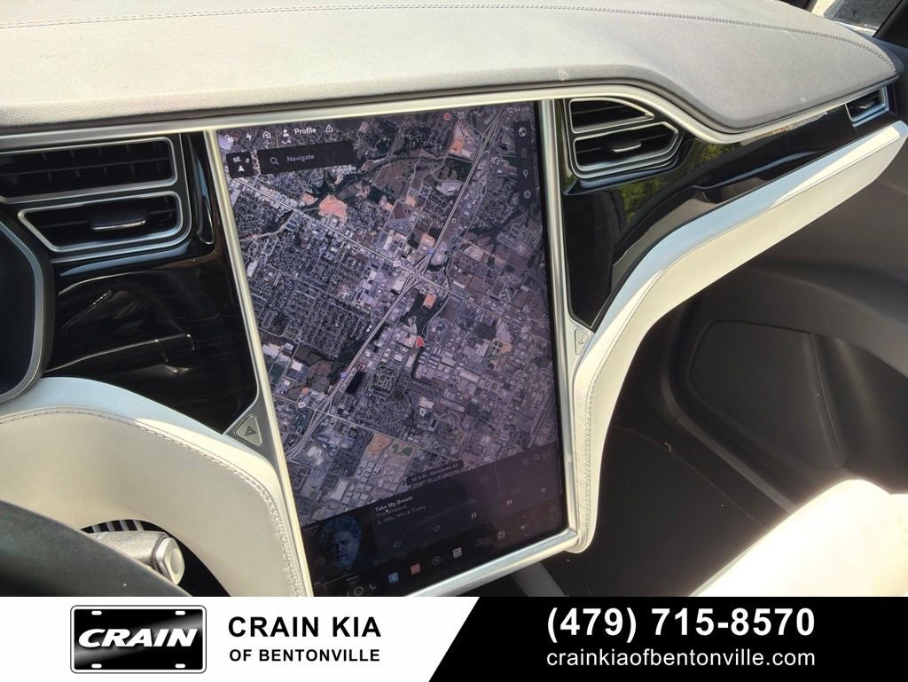 2017 Tesla Model X 75D - AWD / CLEAN CARFAX