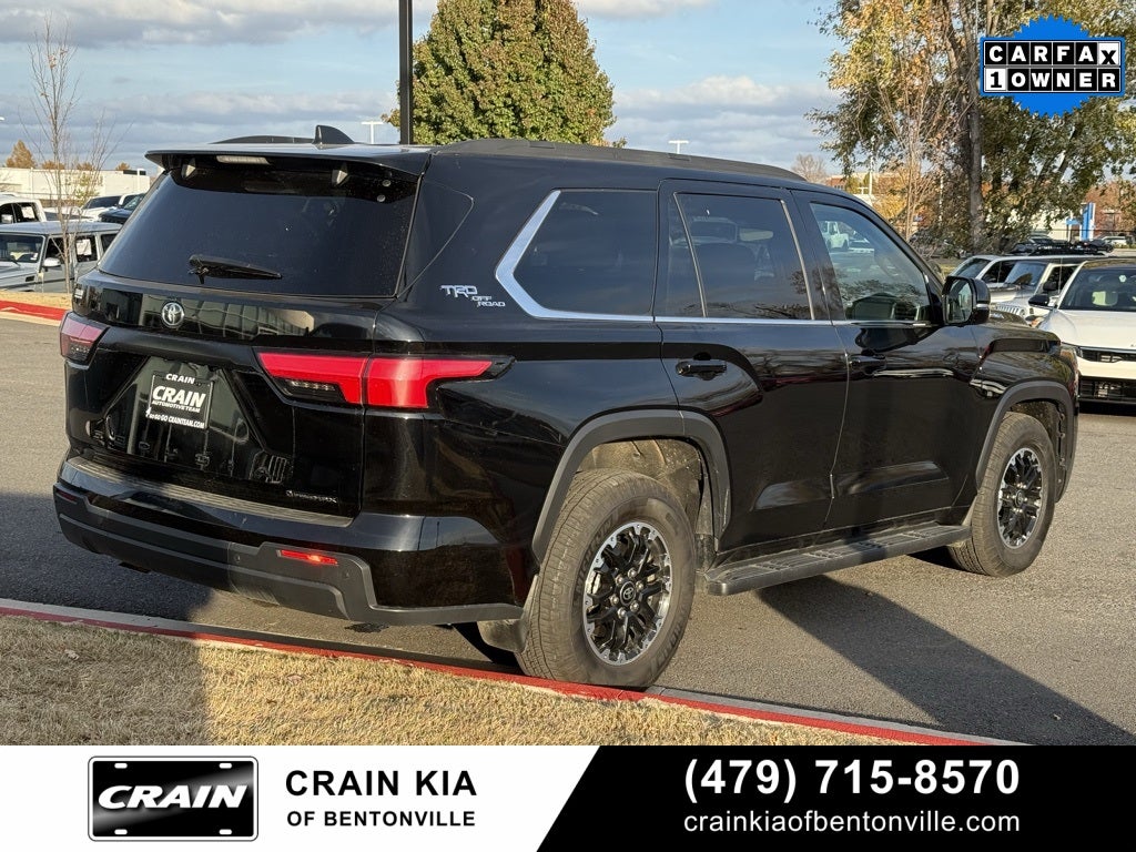 2025 Toyota Sequoia SR5 - 4WD / SUNROOF / CARFAX ONE OWNER