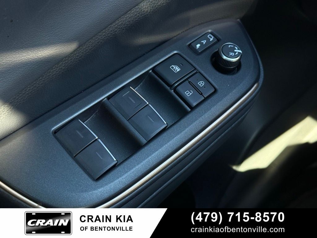 2023 Toyota Crown Limited - AWD / PANORAMIC SUNROOF