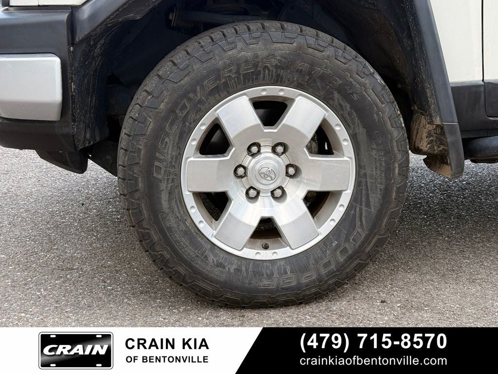 2010 Toyota FJ Cruiser Base - 4WD / CLEAN CARFAX