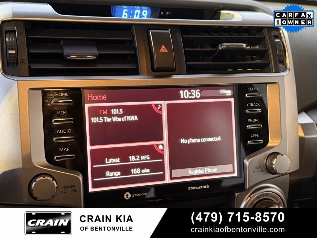 2024 Toyota 4Runner SR5 - 4WD / CLEAN CARFAX / ONE OWNER