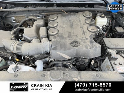 2024 Toyota 4Runner SR5 - 4WD / CLEAN CARFAX / ONE OWNER