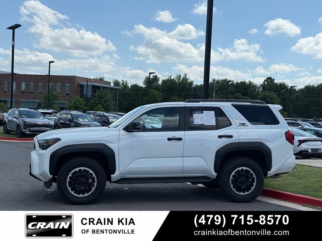 2025 Toyota 4Runner TRD Off-Road - 4WD / CLEAN CARFAX / ONE OWNER
