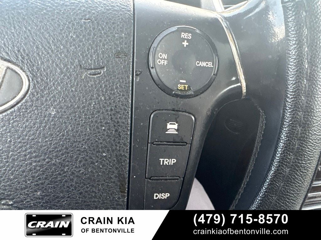 2011 Hyundai GENESIS 4.6 - AWD / SUNROOF / ONE OWNER