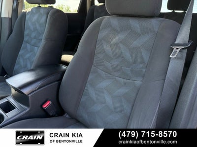 2016 Nissan Rogue SV - AWD / CLEAN CARFAX