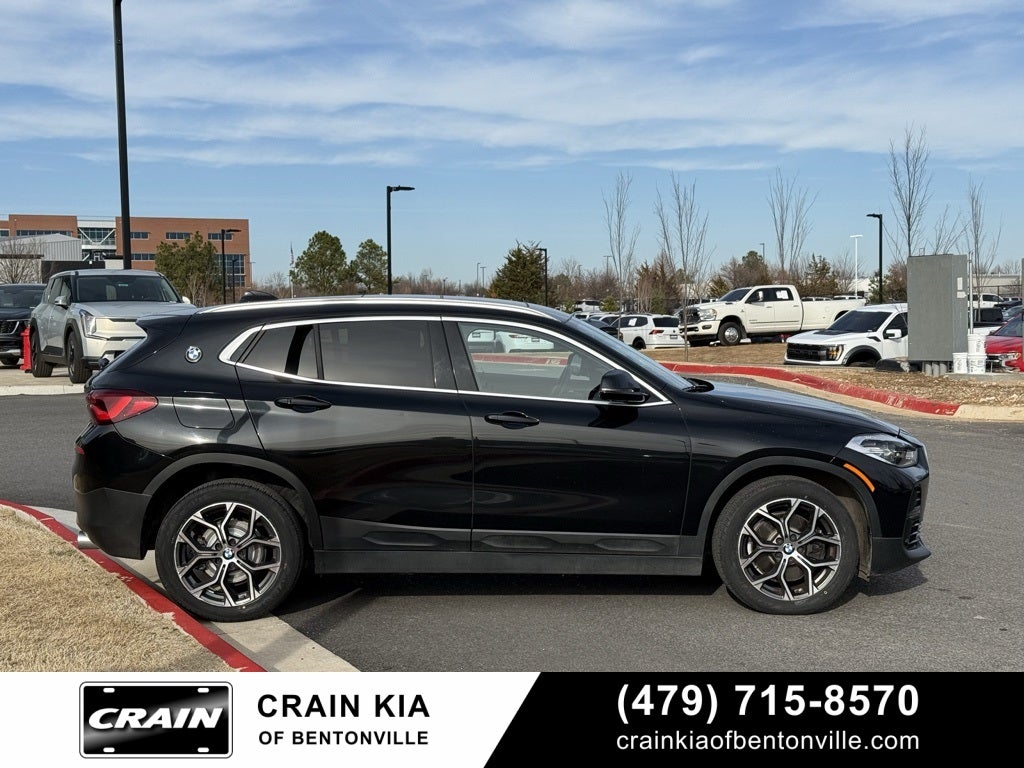 2023 BMW X2 xDrive28i - AWD / PANORAMIC SUNROOF / CLEAN CARFAX