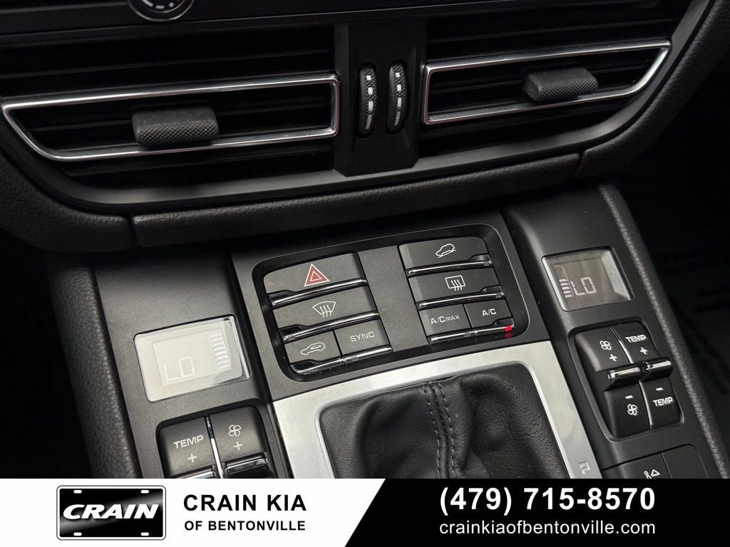 2021 Porsche Macan Base - AWD / PANORAMIC SUNROOF / CLEAN CARFAX