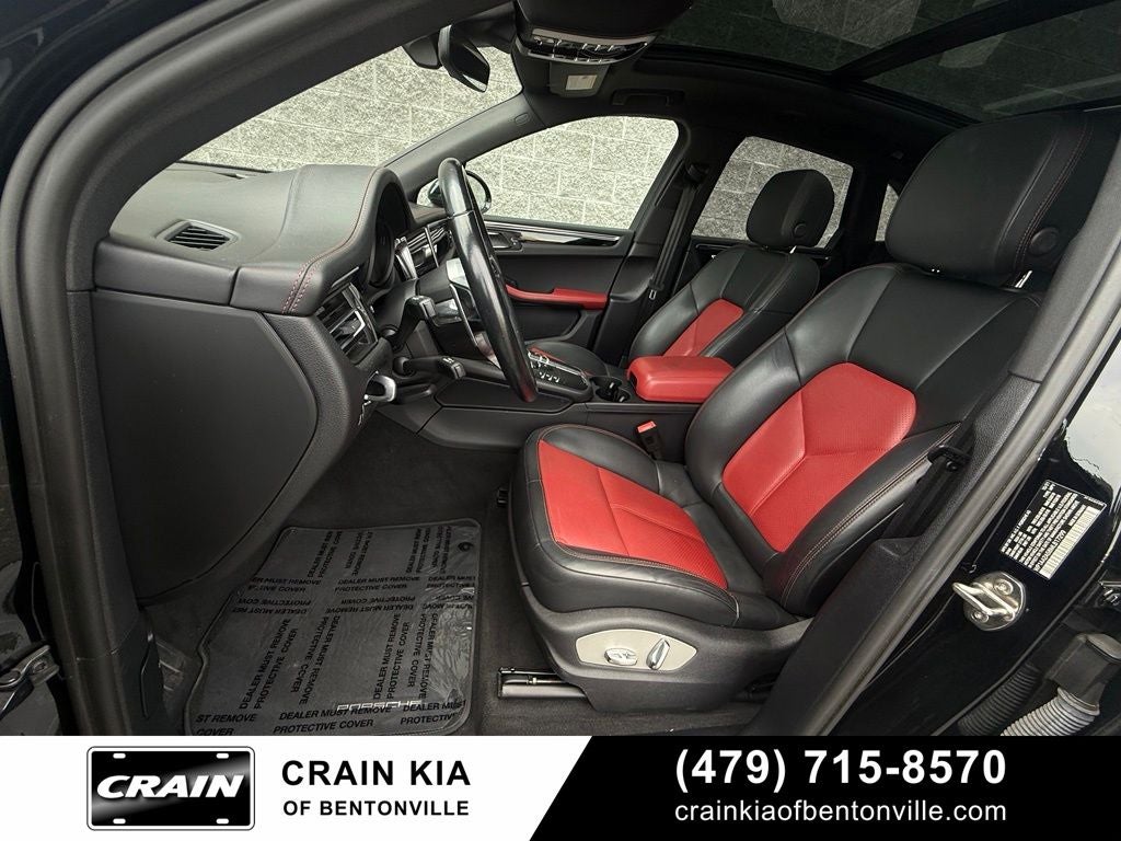 2021 Porsche Macan Base - AWD / PANORAMIC SUNROOF / CLEAN CARFAX