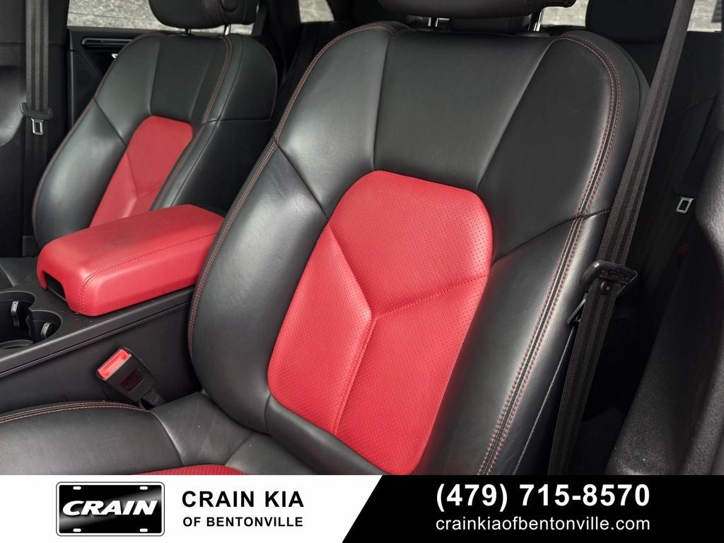 2021 Porsche Macan Base - AWD / PANORAMIC SUNROOF / CLEAN CARFAX