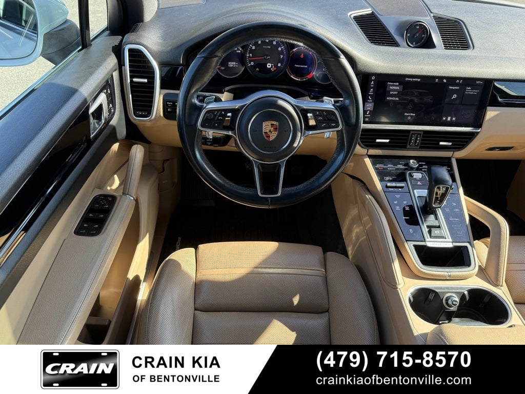 2019 Porsche Cayenne Base - AWD / PANORAMIC SUNROOF / CLEAN CARFAX