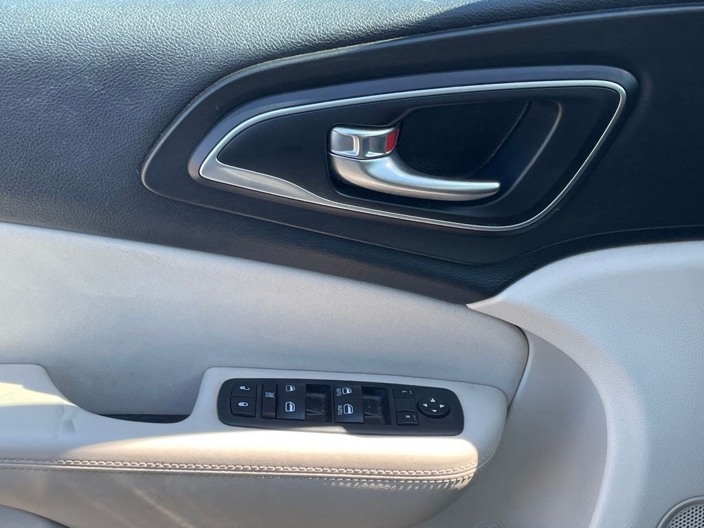 2015 Chrysler 200 Limited LOW PAYMENTS