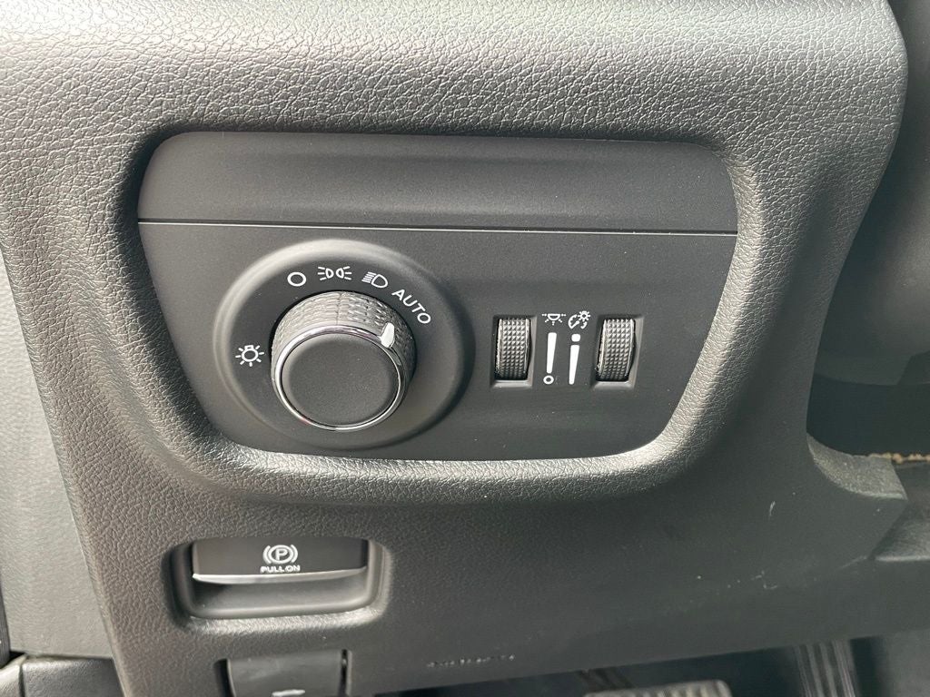2024 Jeep Grand Cherokee Altitude X 4X4 / HEATED SEATS