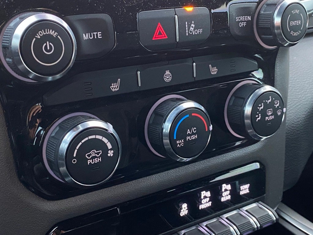 2025 RAM 1500 Big Horn/Lone Star 4X4 / ONE OWNER / HEATED SEATS