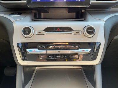 2023 Ford Explorer XLT HEATED SEATS / ONE OWNER