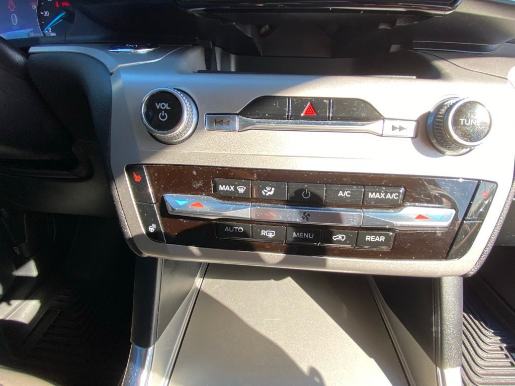 2022 Ford Explorer XLT ONE OWNER