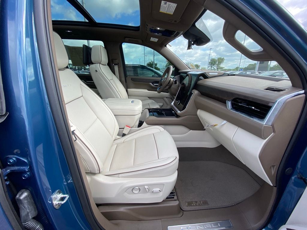 2026 GMC Yukon Denali ONE OWNER / SUNROOF / LOADED