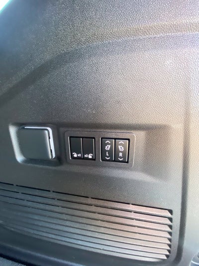 2023 Chevrolet Tahoe High Country ONE OWNER / SUNROOF / LEATHER / HEATED SEATS