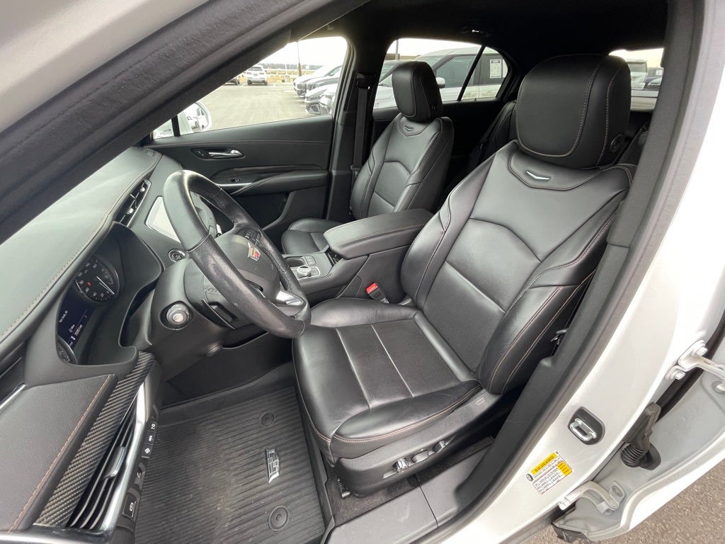 2020 Cadillac XT4 Sport AWD / LEATHER / HEATED SEATS