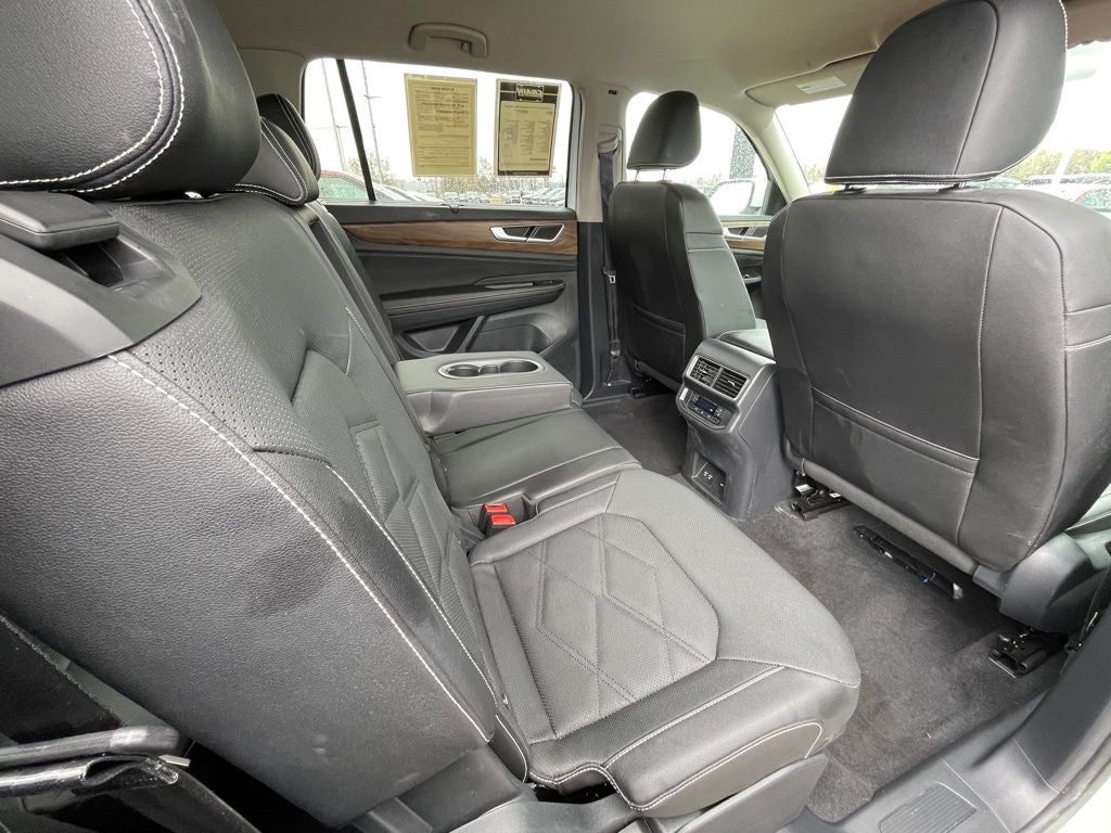 2025 Volkswagen Atlas 2.0T SE w/Technology ONE OWNER / HEATED SEATS