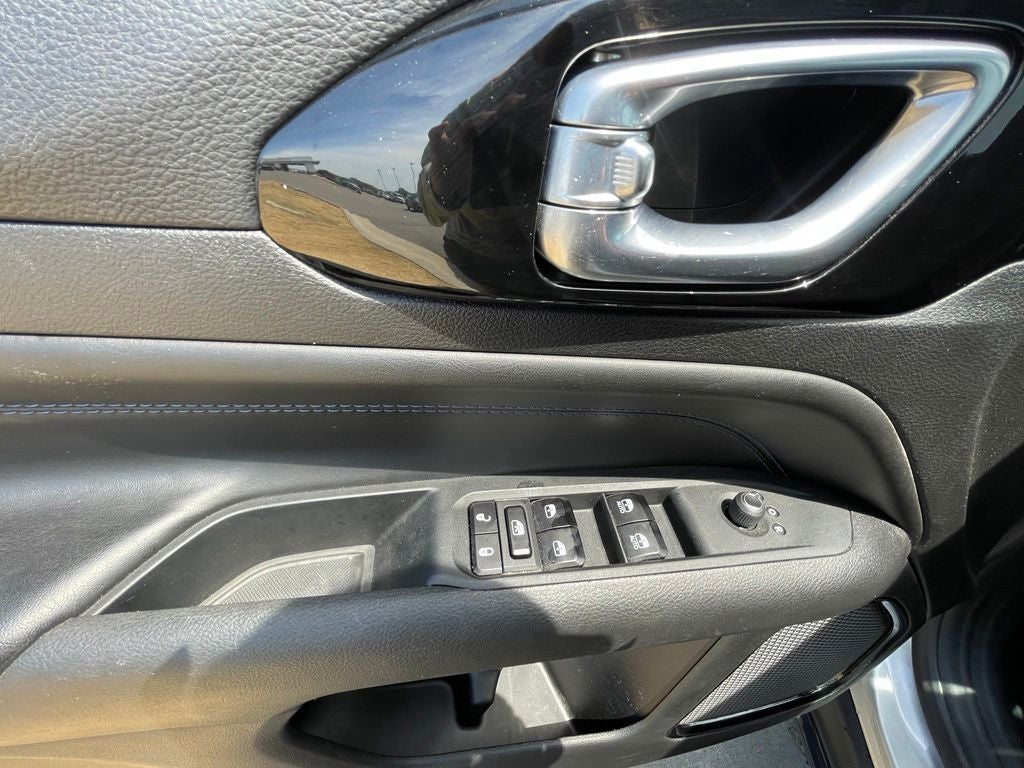 2025 Jeep Compass Latitude 4X4 / HEATED SEATS / ONE OWNER
