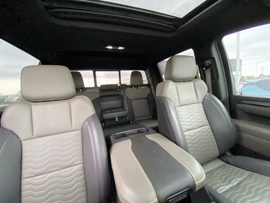 2024 Chevrolet Silverado 1500 ZR2 ONE OWNER / 4X4 / HEATED AND COOLED SEATS