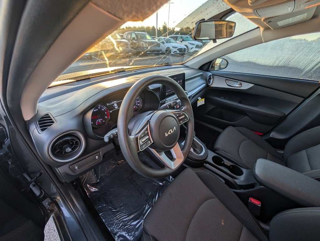 2023 Kia Forte LXS CPO / ONE OWNER