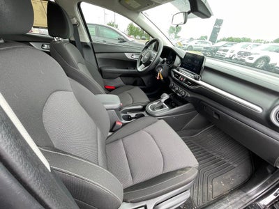 2023 Kia Forte LX ONE OWNER / CLEAN CARFAX