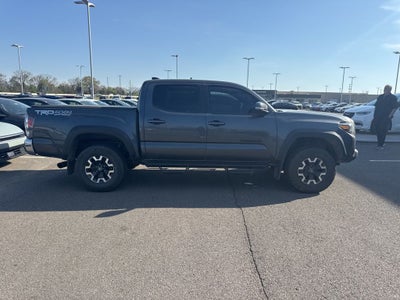 2021 Toyota Tacoma 4X4 / CLEAN CARFAX V6
