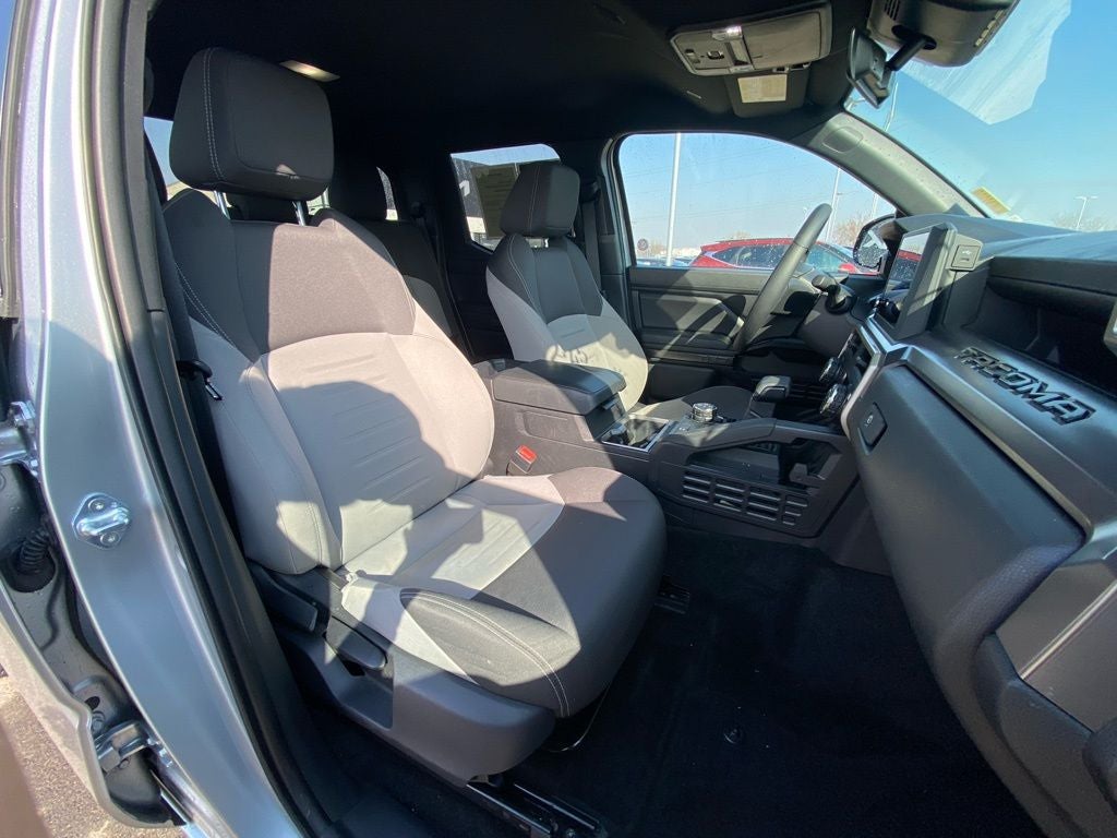 2025 Toyota Tacoma TRD Off-Road 4X4 / ONE OWNER