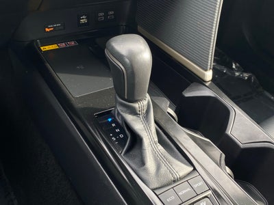 2025 Toyota Camry SE LEATHER / POWER SEAT