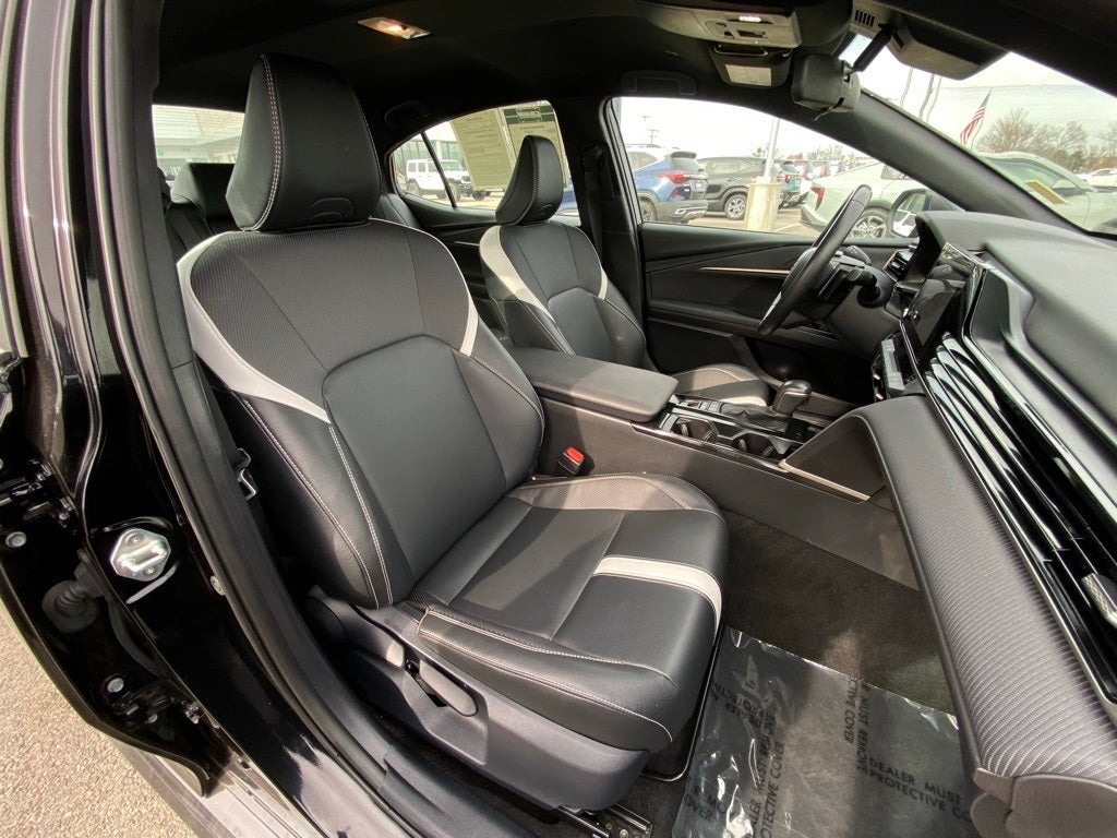 2025 Toyota Camry SE LEATHER / POWER SEAT