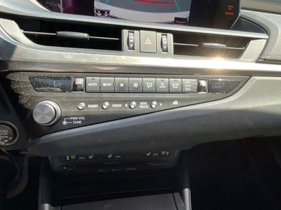 2021 Lexus ES 350 F Sport MOONROOF / HEATED SEATS / NAV
