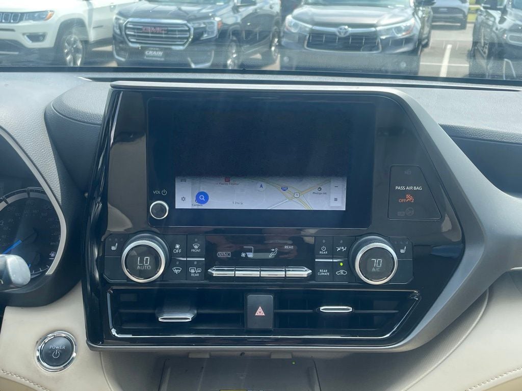 2023 Toyota Highlander Hybrid XLE HEATED SEATS / ONE OWNER / CLEAN CARFAX