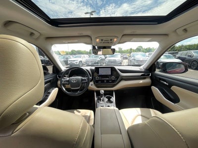 2023 Toyota Highlander Hybrid XLE HEATED SEATS / ONE OWNER / CLEAN CARFAX
