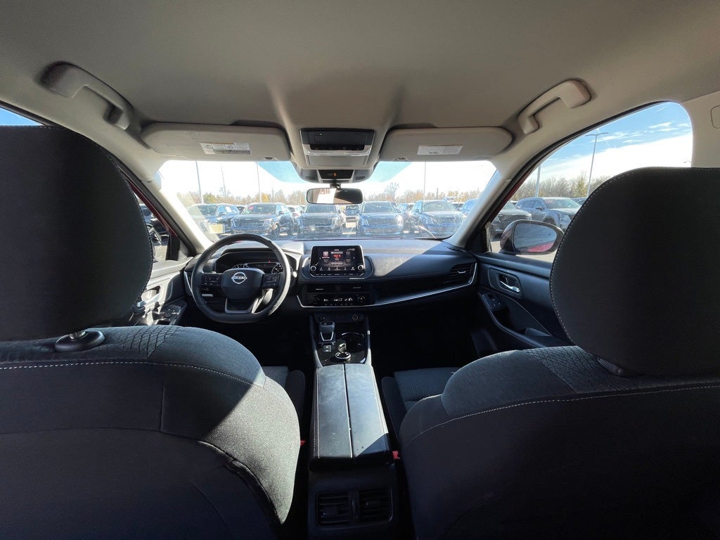 2025 Nissan Rogue SV AWD / ONE OWNER / POWER DRIVERS SEAT