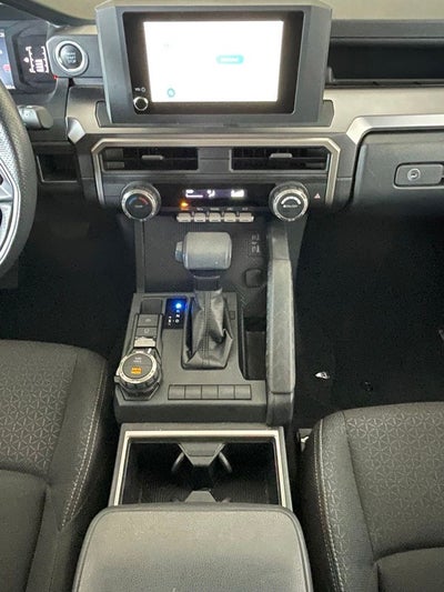 2025 Toyota 4Runner SR5 4X4 / ONE OWNER