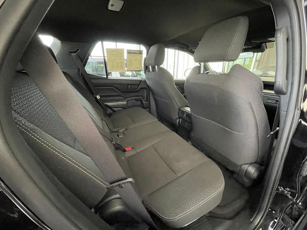 2025 Toyota 4Runner SR5 4X4 / ONE OWNER