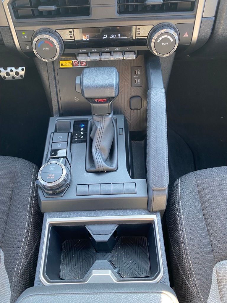 2025 Toyota 4Runner TRD SPORT / 4X4 / ONE OWNER