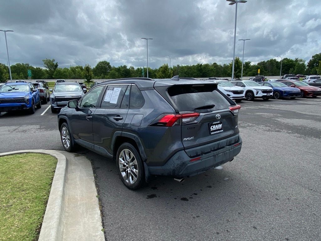 2021 Toyota RAV4 XLE Premium CLEAN CARFAX / ONE OWNER / MOONROOF
