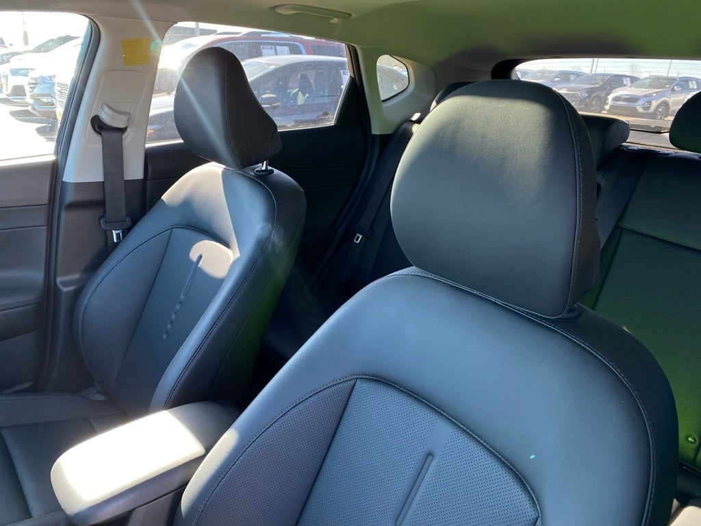 2025 Hyundai KONA Limited MOONROOF / HEATED SEATS / NAV